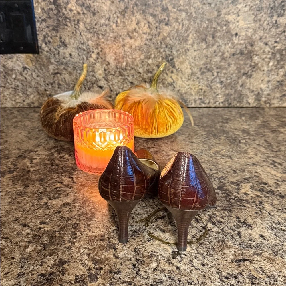 Anne Klein Dark Brown Crocodile Pattern Heels - Picture 5 of 7